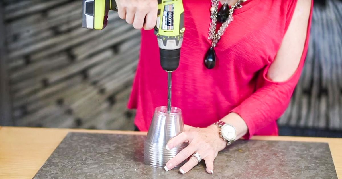 Woman demonstrates how to make 'sparkle balls' out of plastic cups and lights SF Globe