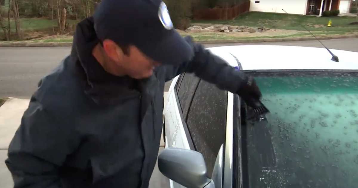 An easy, environmentfriendly way to defrost your windshield rubbing