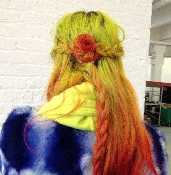 14 Ways To 'Put' A Flower In Your Hair SF Globe