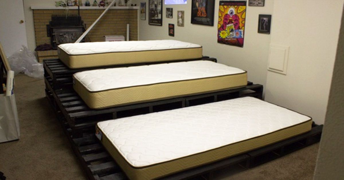 How to build a DIY home theater using pallets and cushions SF Globe