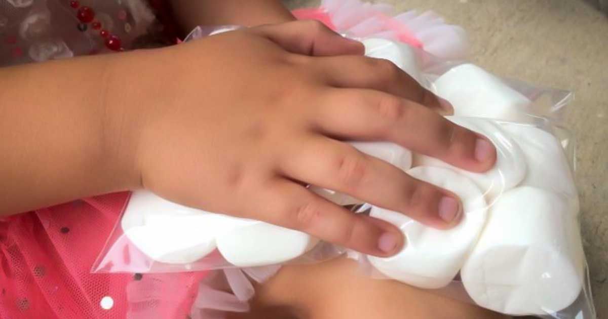 Frozen marshmallow bags make the perfect "soft & not too cold" ice packs SF Globe