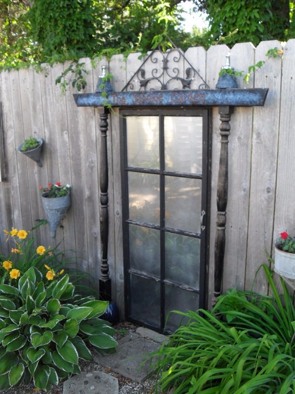 10 whimsical ways to dress up the fence in your yard! SF Globe