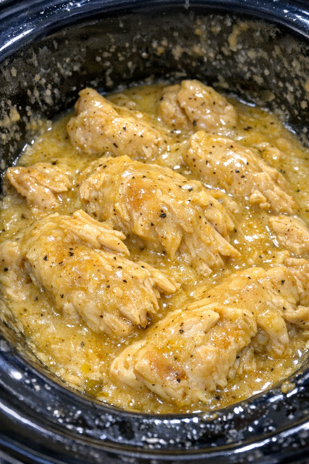 Slow cooker chicken in creamy golden sauce