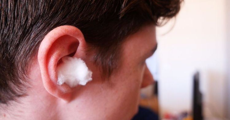 Put a cotton ball with VapoRub in your ear & get this effect – Simple ...