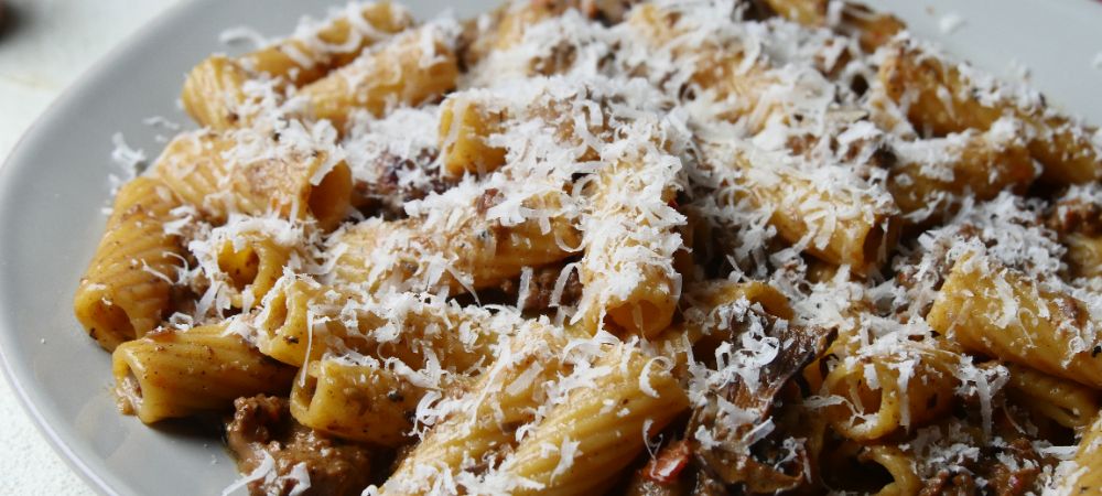 White Spaghetti Bolognese, For People Who Don't Like Tomatoes, And Also Everyone  Recipe and Video