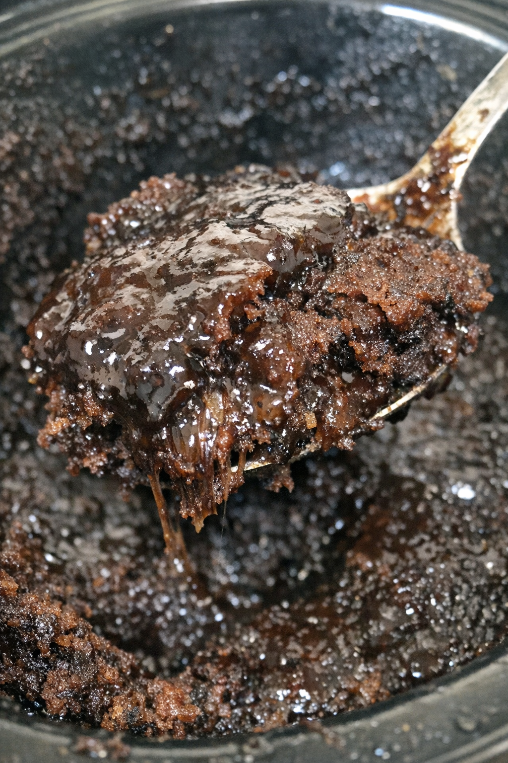 Warm Mississippi mud cake in a slow cooker