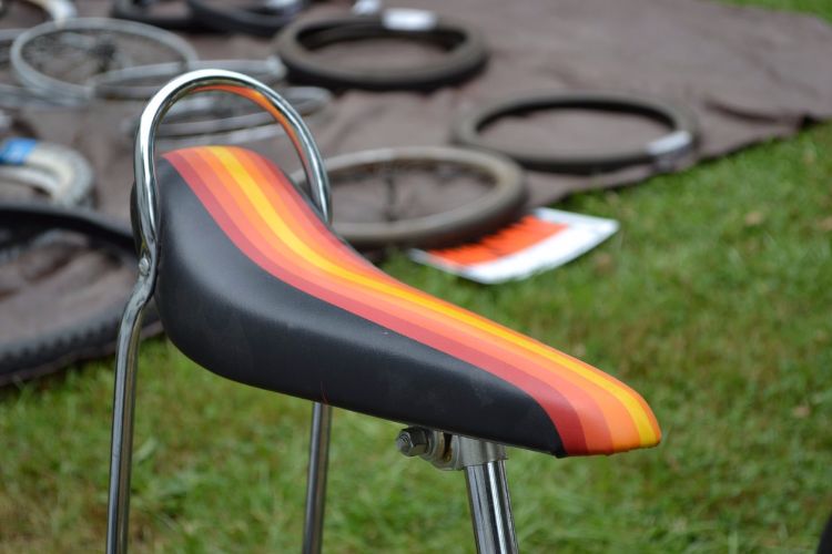 banana seat for a bicycle