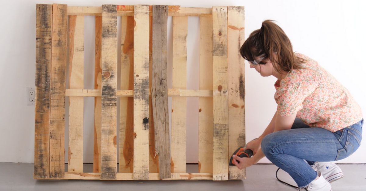 12 nifty projects that transform pallets