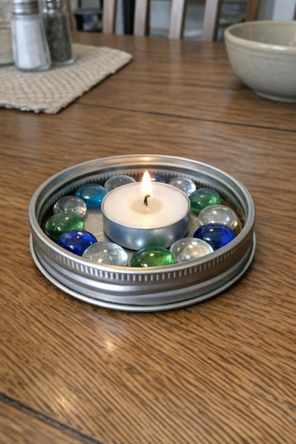 Jar-lid tealight holder with glass gems