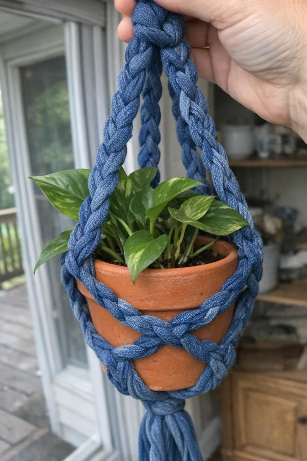 Braided hanging planter