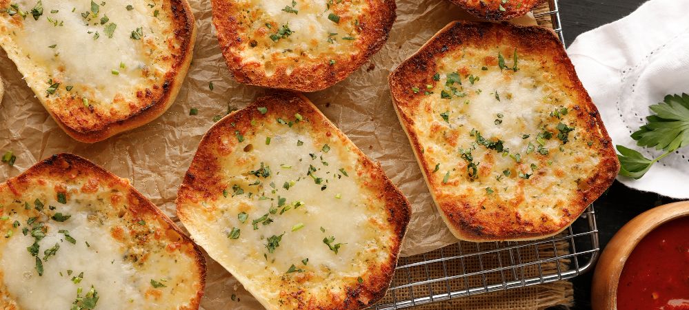 Cheesy Garlic Bread Recipe and Video