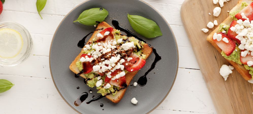 A Low-carb Avocado, Strawberry And Goat Cheese Sandwich Recipe and Video