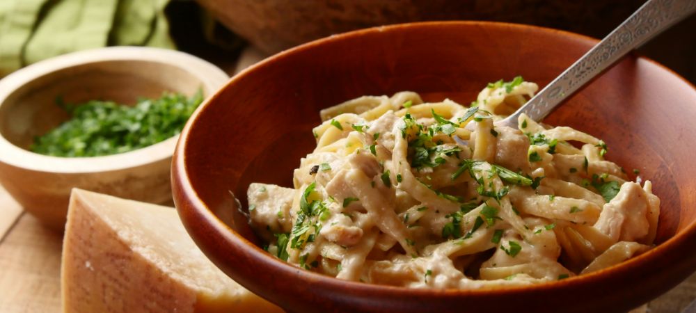 Slow Cooker Creamy Fettuccine Alfredo   Recipe and Video