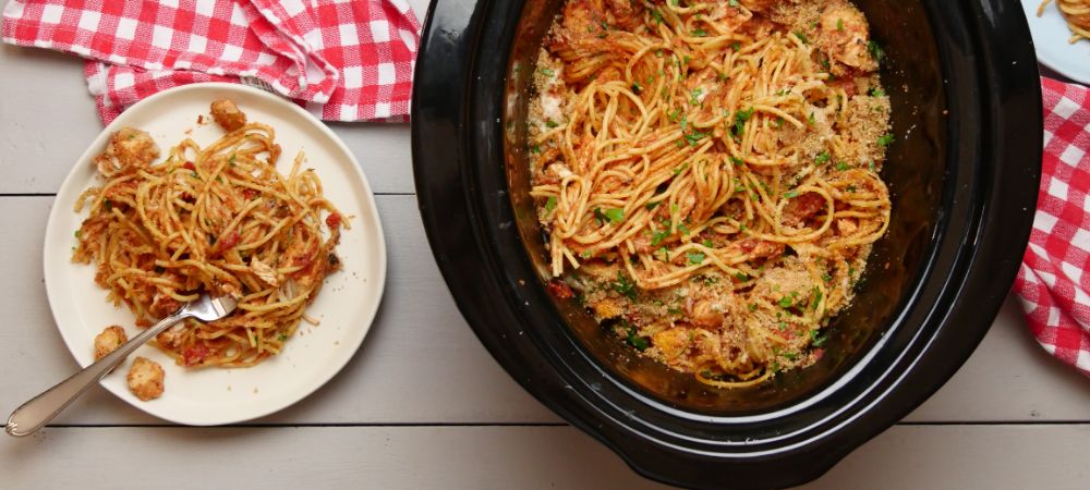 This Delicious Chicken Parm Pasta Practically Cooks Itself In The Slow Cooker  Recipe and Video