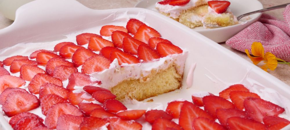 Layer Twinkies In Casserole Dish & Cook Up Most Stunning Dessert Recipe and Video