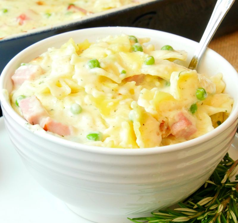 Creamy spring pasta bake with ham-image