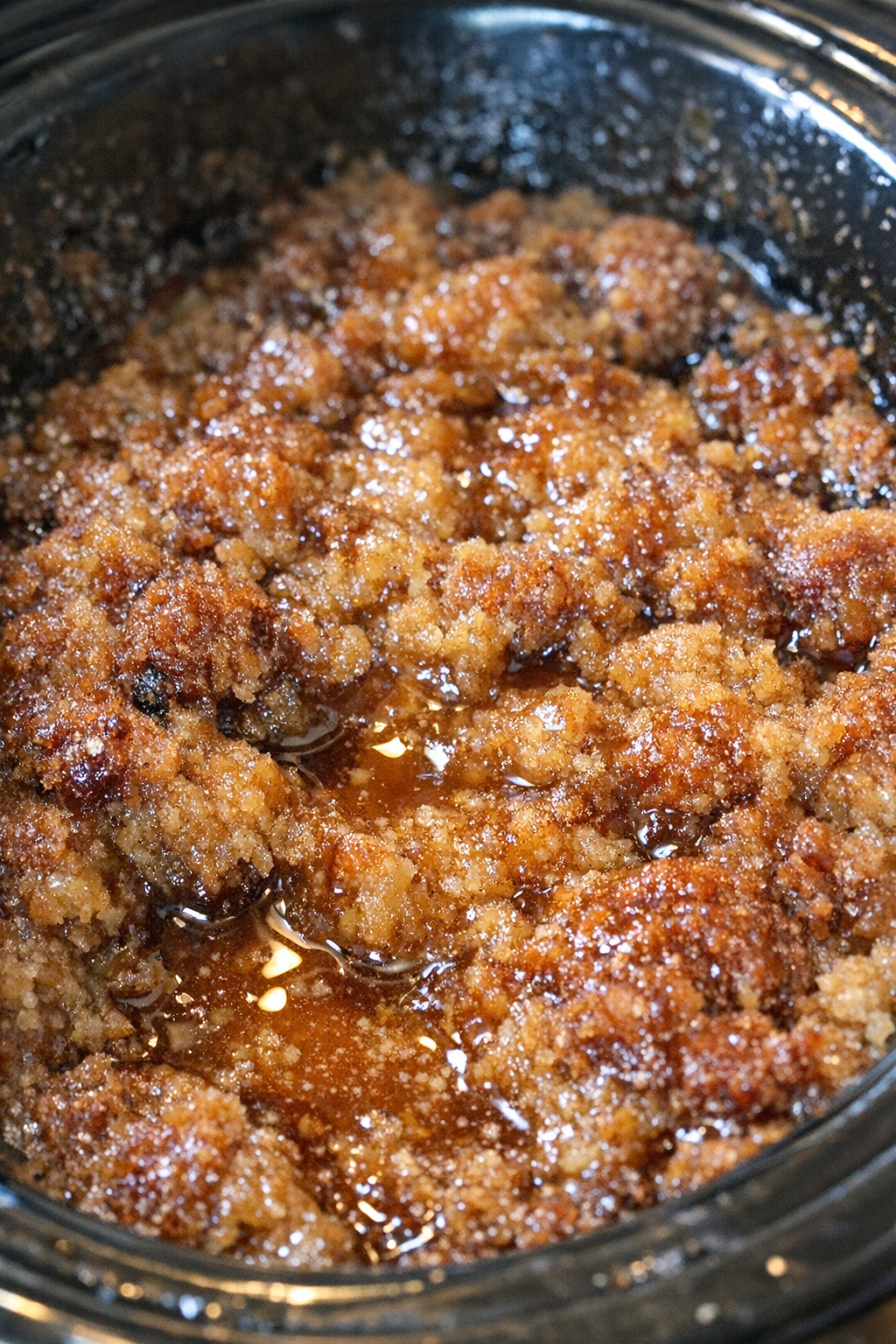Vintage graham cracker pudding in a slow cooker