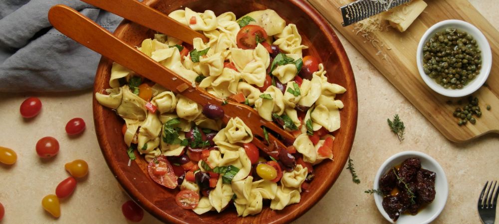 Vegetarian Tortellini Pasta Salad Recipe and Video