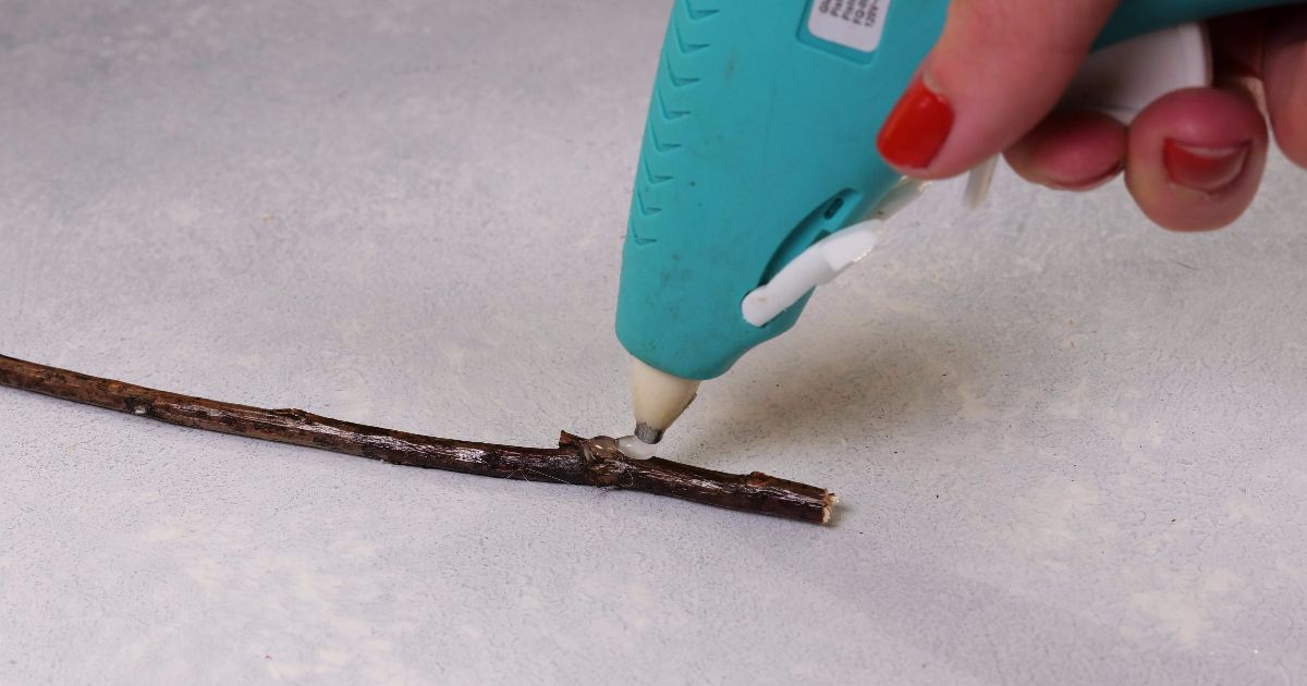 Stop throwing out old twigs. Here are 6+ ways to transform them