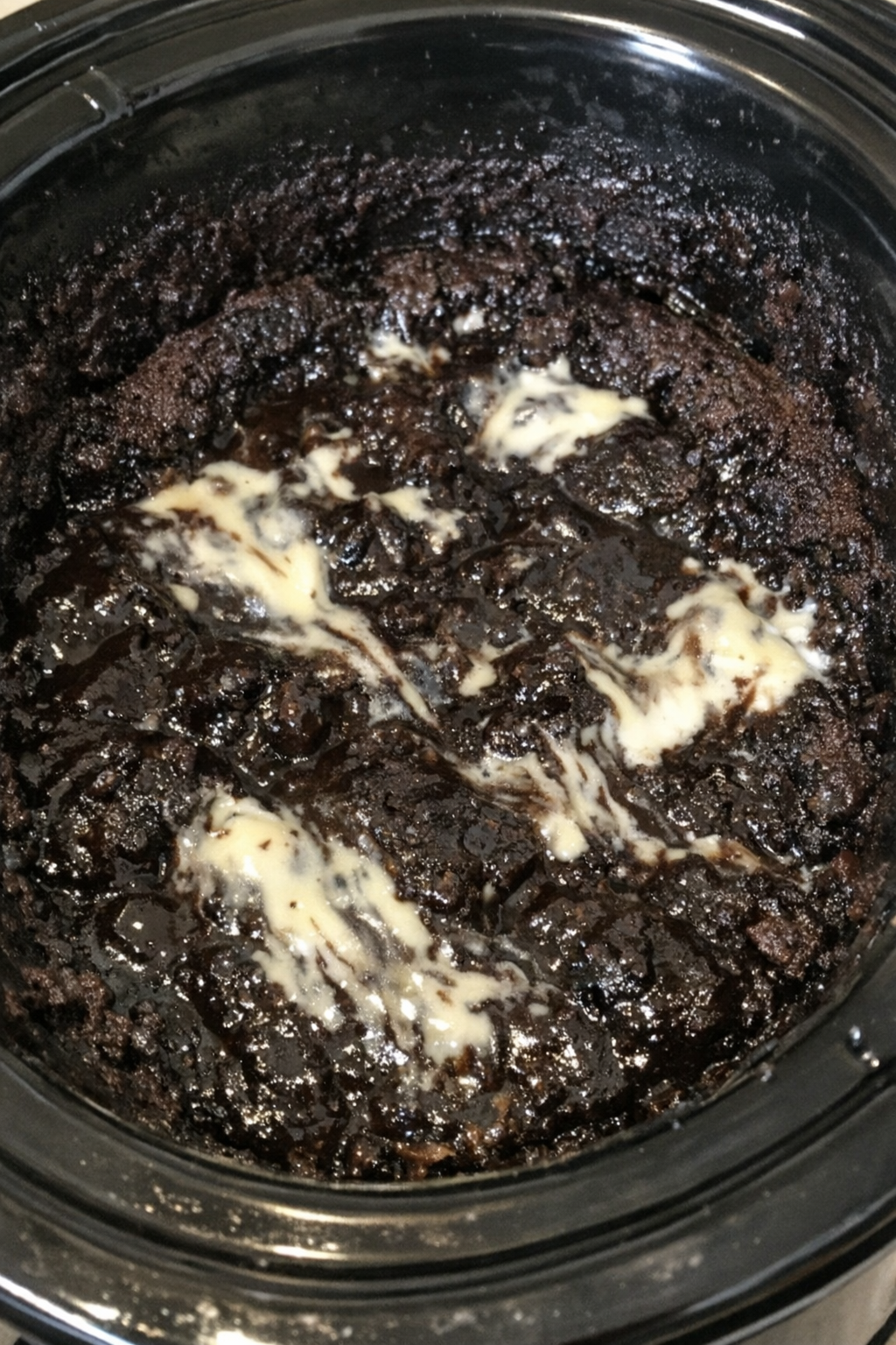 Slow cooker chocolate lava dessert