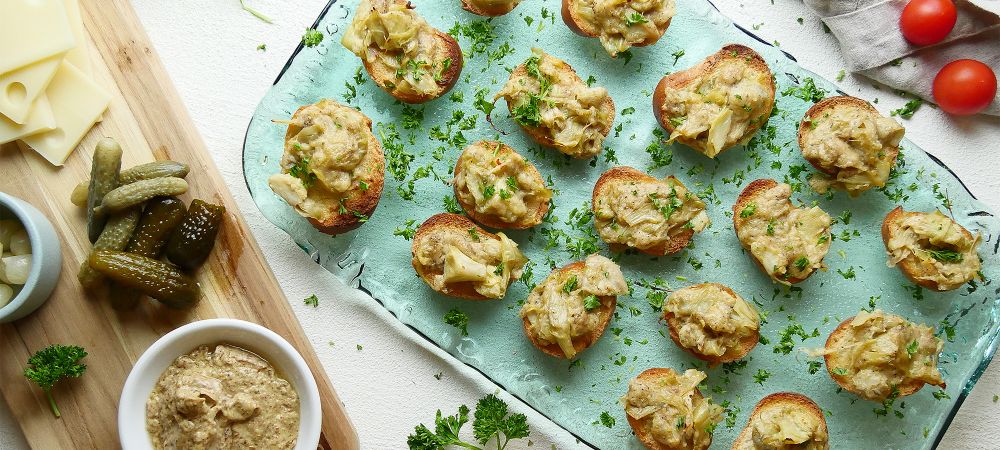 Vegetarian Cheesy Artichoke Toasts Recipe and Video
